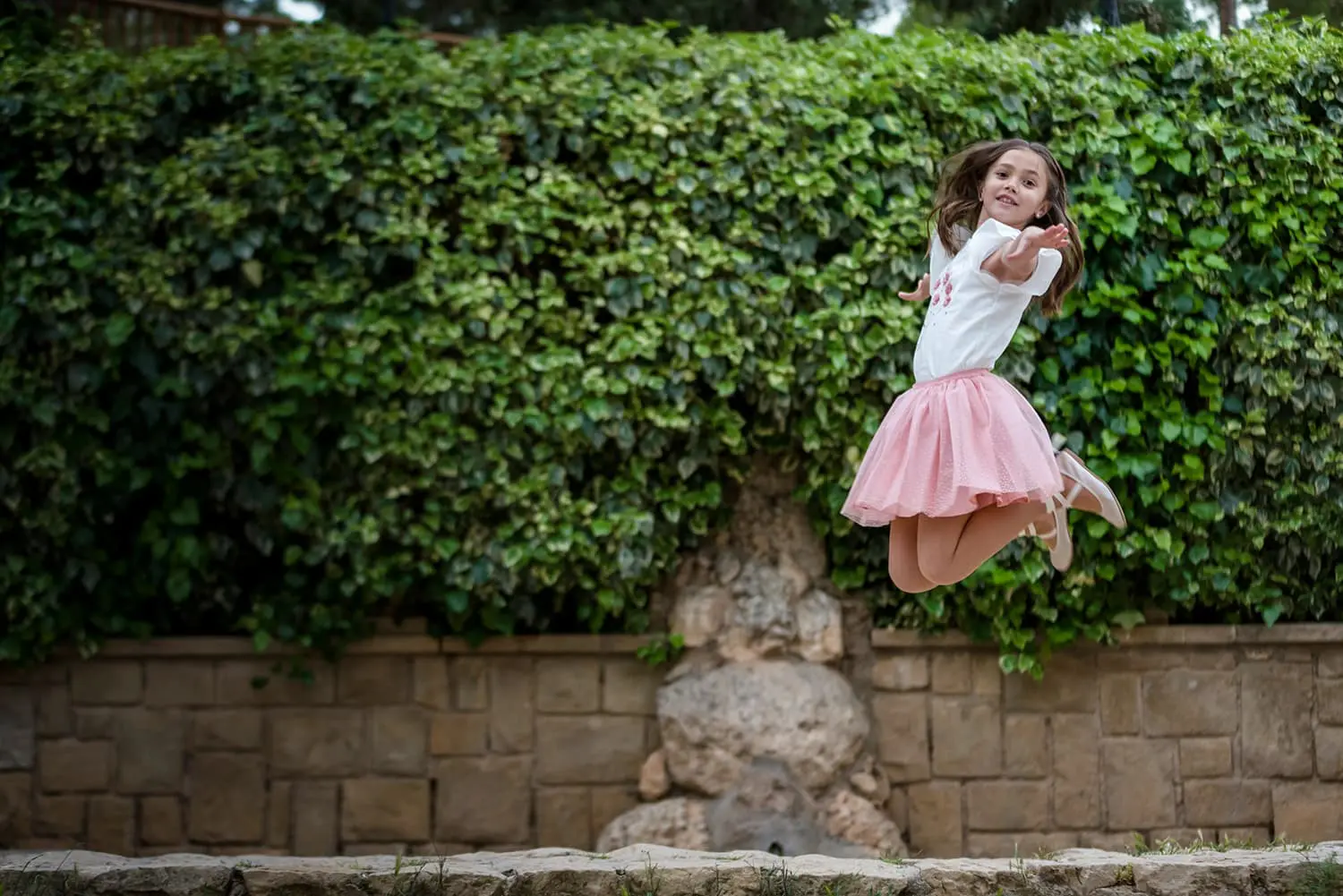 Nina saltando comunion Canicio Jumilla