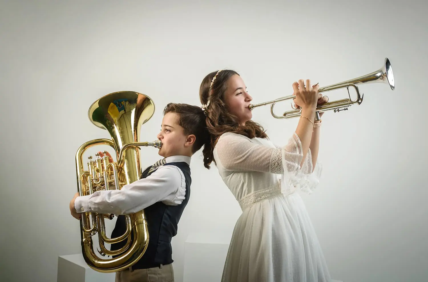 Nino tuba y nina trompeta comunion Canicio Jumilla