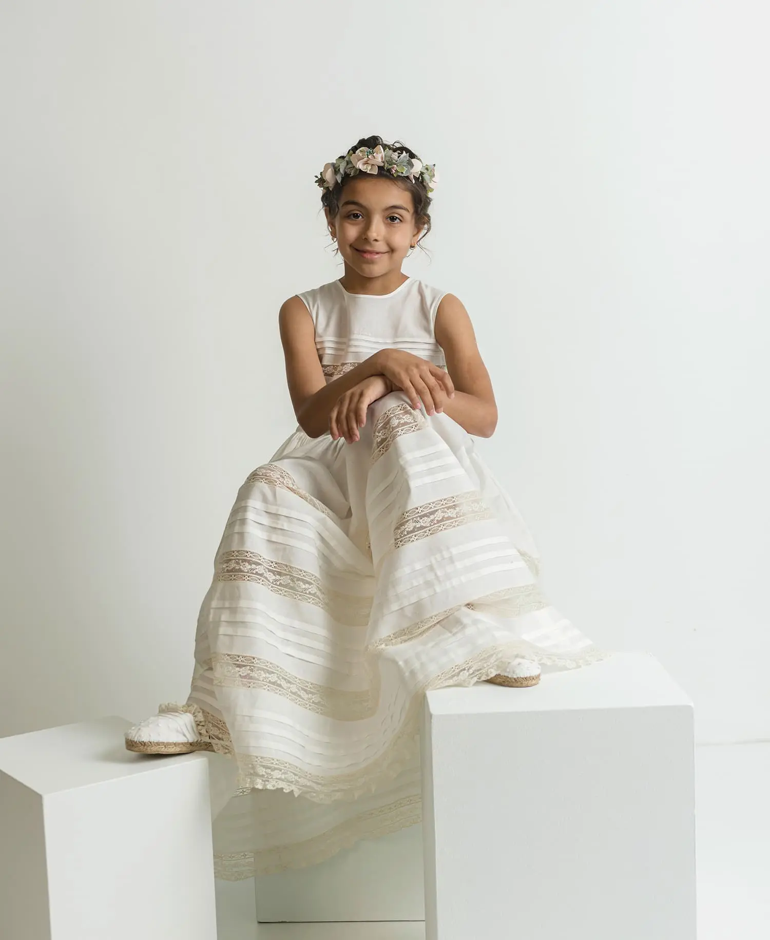 Sonriendo corona de flores comunion Canicio Jumilla